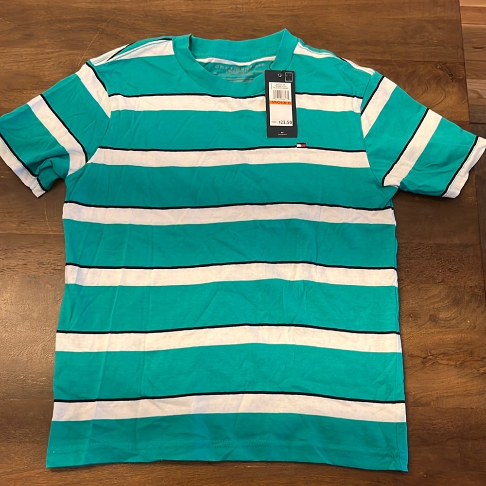 NWT Tommy Hilfiger boys short sleeved shirt size small (8/10)